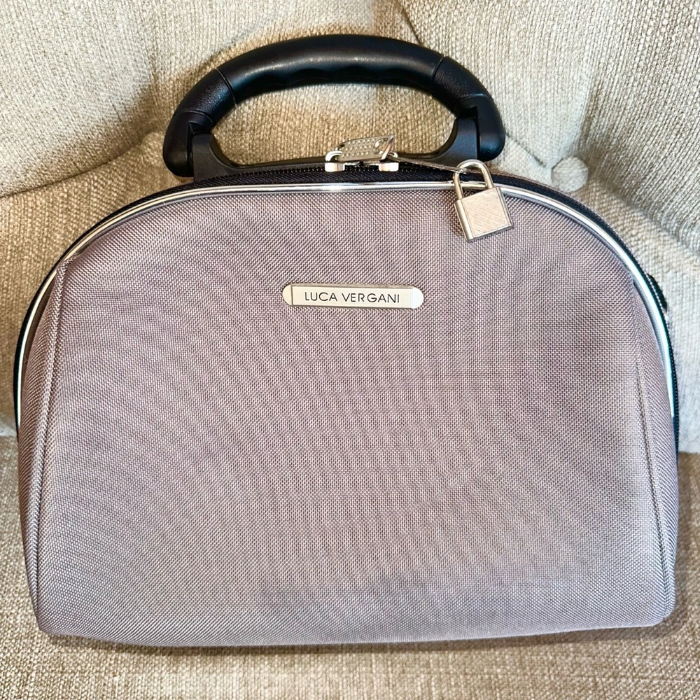 EUC Luca Vergani Hard Zippered Travel Toiletry Make Up Case Medium Gray